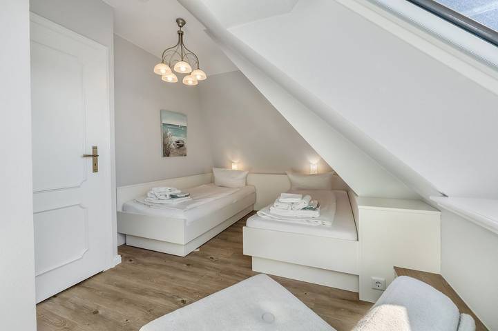 Ganze Wohnung, Ferienwohnung mit drei Zimmern und ca. 65 m² Wohnfläche. Für bis zu 4 Personen. in Nordfriesische Inseln (Schleswig-Holstein) (Schleswig-Holstein), Wenningstedt
