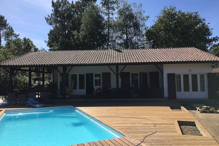 Maison de vacances pour 8 personnes, avec terrasse ainsi que jardin et jacuzzi à Vielle-Saint-Girons