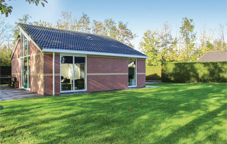 Vakantiehuis voor 5 personen, met Terras en Tuin in Tzummarum