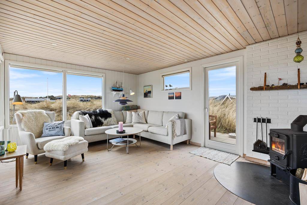 Helles und schön eingerichtetes Ferienhaus nah am Wasser in Søndervig, Holmsland Klit