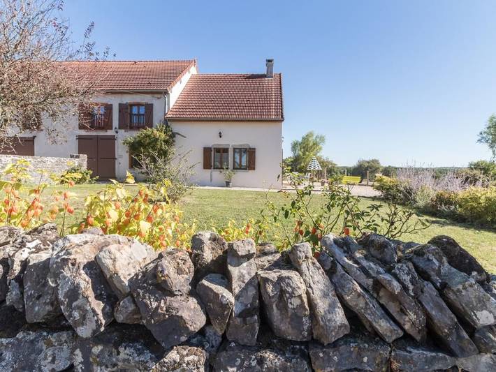 Charmantes, freistehendes Haus mit Garten, ideal für Familien in Jouey, Beaune und Umgebung