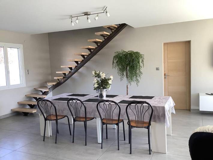 Location de vacances pour 12 personnes, avec terrasse ainsi que vue et jardin, animaux acceptés à Banassac - 3