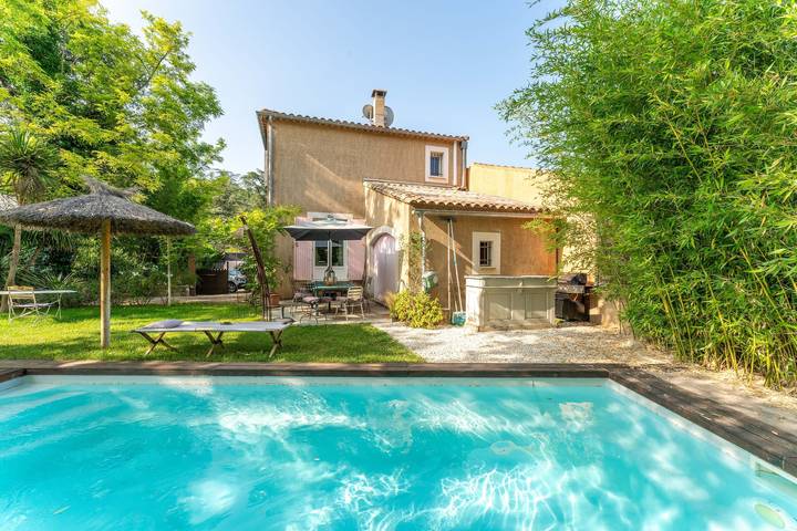 Villa 'Plein Coeur Du Luberon' met privé zwembad, privé terras en Wifi in Apt, Parc naturel régional du Luberon