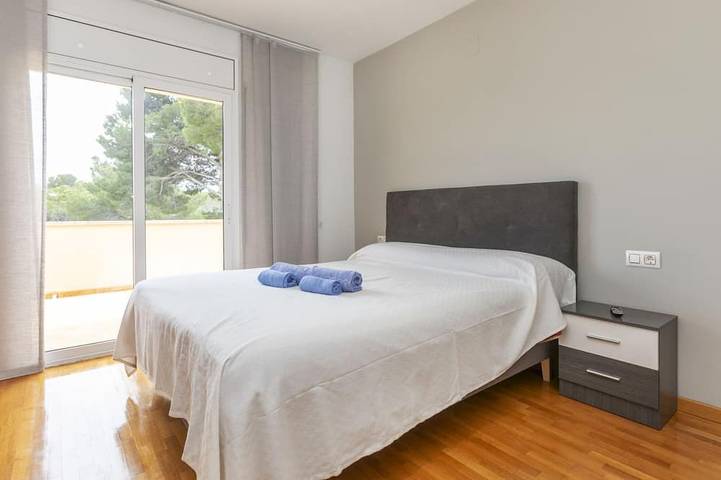Ferienhaus für 8 Personen, mit Terrasse und Pool in Miami Playa - 2
