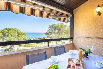Gîte pour 4 personnes, avec piscine dans Plage de la Gaillarde