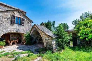 Gîte pour 2 Personnes dans Saint-Pierre-des-Tripiers, Massif central, Photo 4
