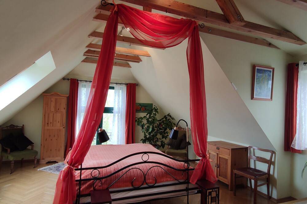 Ganze Wohnung, Ferienwohnung \"Villa Grieß\" - Urlaub beim Winzer, 2 Schlafzimmer, 81 qm, Nr in Cossebaude, Dresden