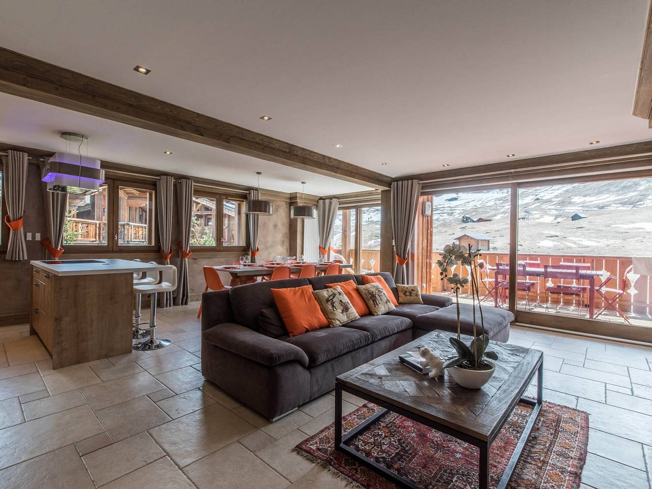 Appartement entier, Appartement rénové 100m², terrasse sud, parking couvert, ski in-ski out, 3 chambres, 6 pers in Courchevel 1650 (Moriond), Saint-Bon-Tarentaise