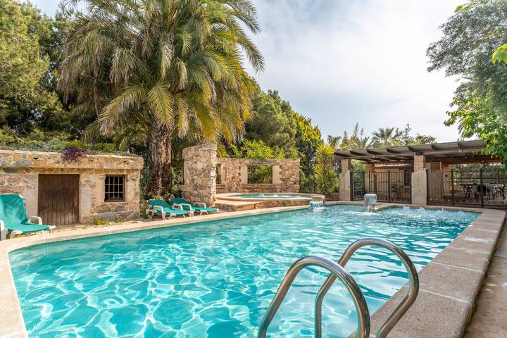 Landhaus für 8 Personen, mit Kinderpool und Garten sowie Whirlpool - 1