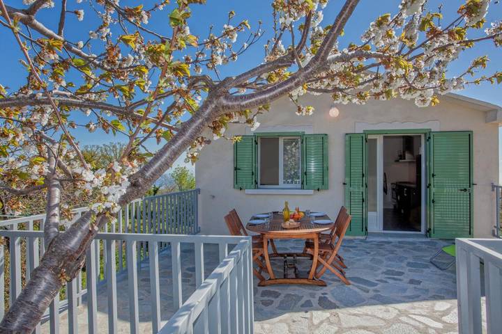 Gîte pour 4 personnes, avec Terrasse à Loreto-di-Casinca