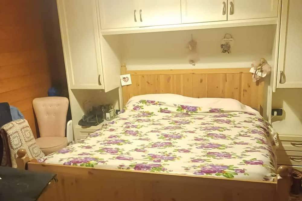 Entire apartment, Your home in the Castelli Romani Cozy apartment on the outskirts of Rome in Frascati, Parco Regionale dei Castelli Romani