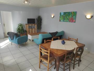 Gîte pour 6 personnes, avec terrasse à Kergloff