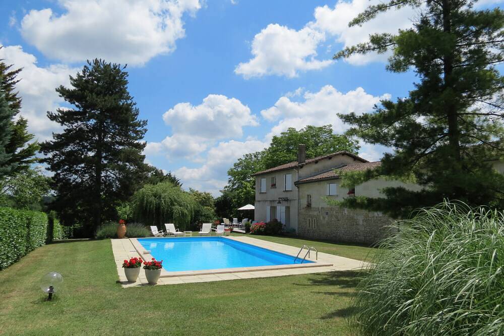 Belle maison en pierre avec piscine dans parc arboré sur les coteaux de Bordeaux in Bouliac, Région de Bordeaux