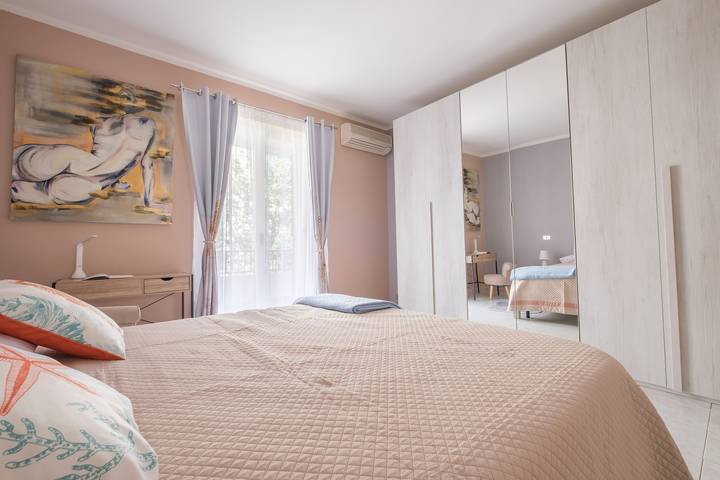 Vacation Home "La Casa Di Wioletta" with Sea View, Private Terrace & Wi-Fi in Barcellona Pozzo di Gotto, Messina Province