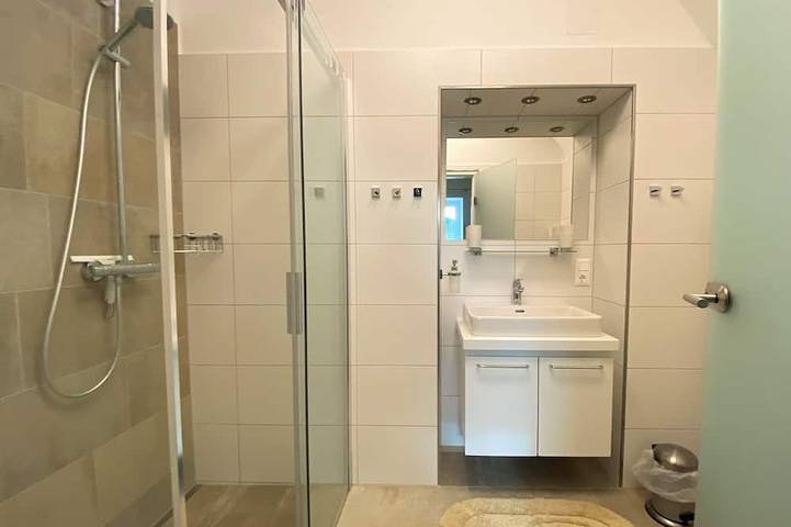 Ganze Wohnung, Ferienwohnung Nr. 1 mit Rundblick in Hohe Tauern, Obervellach