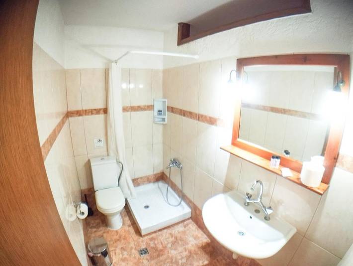 Location de vacances pour 2 personnes, avec Balcon ainsi que Terrasse et Jardin dans Selianitika - 3