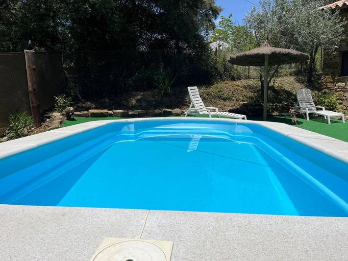 Casa rural para 5 personas, con jardín además de vistas y piscina, Se admiten mascotas en Benalauría - 4