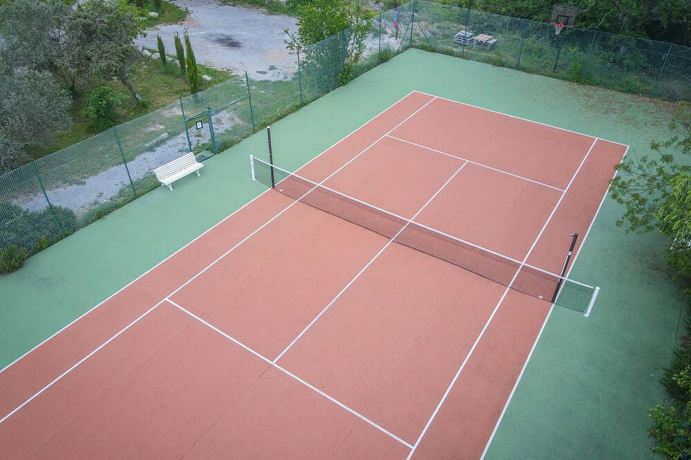 Grand Gîte 12/13 Pers Piscine Privée Tennis Sud Ardèche au Domaine Saint Cerice in Vogüé, Ardèche