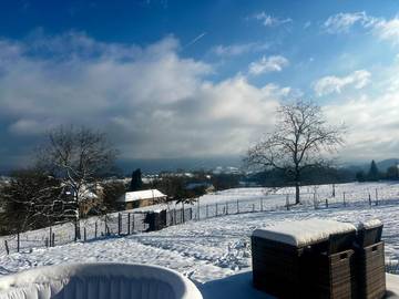 Location de vacances pour 2 personnes, avec sauna ainsi que jacuzzi et jardin à Dullin