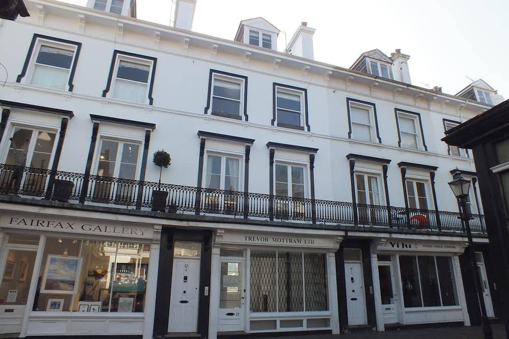 Lower Pantiles Apartment in Royal Tunbridge Wells, Kent