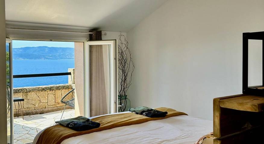 Location de vacances pour 2 personnes, avec jardin ainsi que vue et piscine à Belvédère-Campomoro - 2