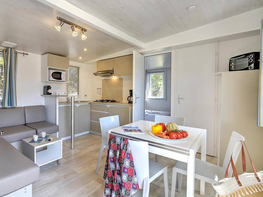 Flower Camping Les Ondines - Mobilhome 4 personnes - Mobil-Home Bois Confort 30m² 2 chambres + terrasse semi-couverte + Tv + Clim 4 pers. in Souillac, Lot