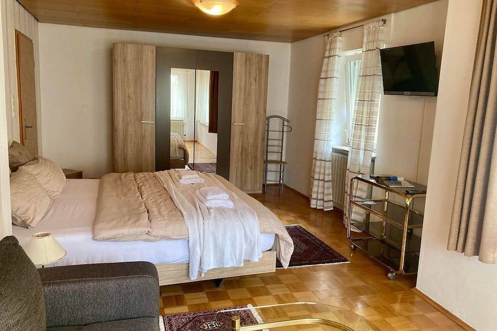 Ferienhaus Gramm - 9-Bettwohnung, Dusche, Wc, Nichtraucher in Nußbaum, Pfälzer Bergland