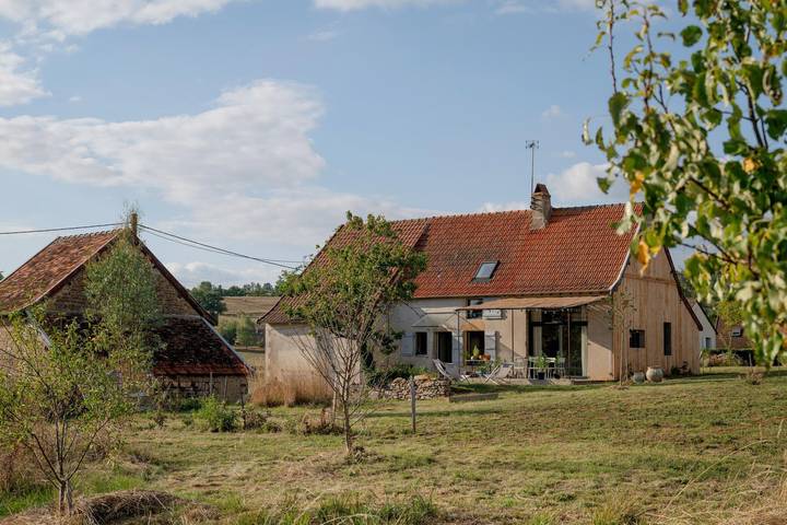 Gîte pour 7 personnes, avec terrasse et jardin