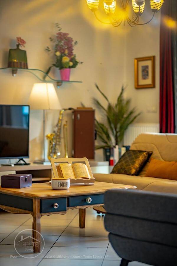 Gîte pour 4 personnes, avec terrasse dans Office De Tourisme Challes Les Eaux - 4