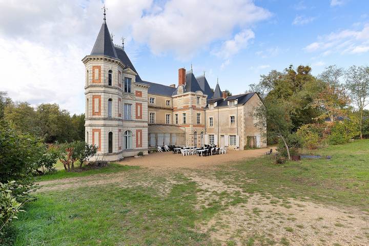 Château pour 60 personnes, avec Jardin et Vue sur le lac dans Maine-et-Loire