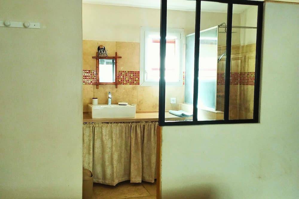 Entire apartment, Studio en Plein Cœur du Village in Beaumes-de-Venise, Vaucluse