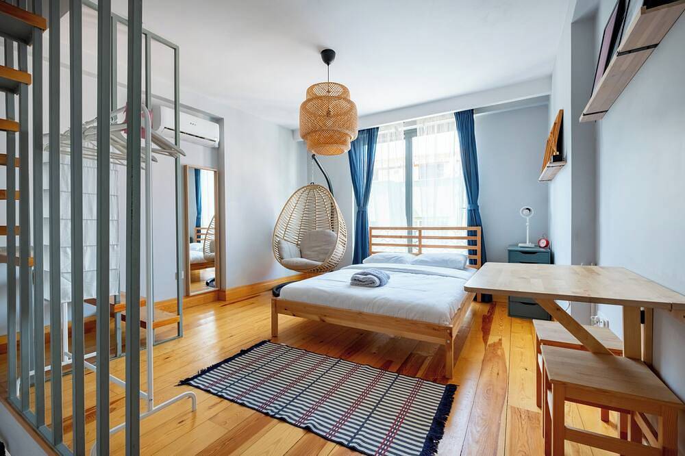 Ganze Wohnung, Peaceful 2-bedroom apartment with Ac in vibrant İstanbul in Beyoğlu, Istanbul