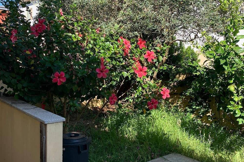 Appartamento intero, Appartamento per famiglie con cortile e ampio garage privato a 5 min dal mare in Gonnesa, Iglesiente