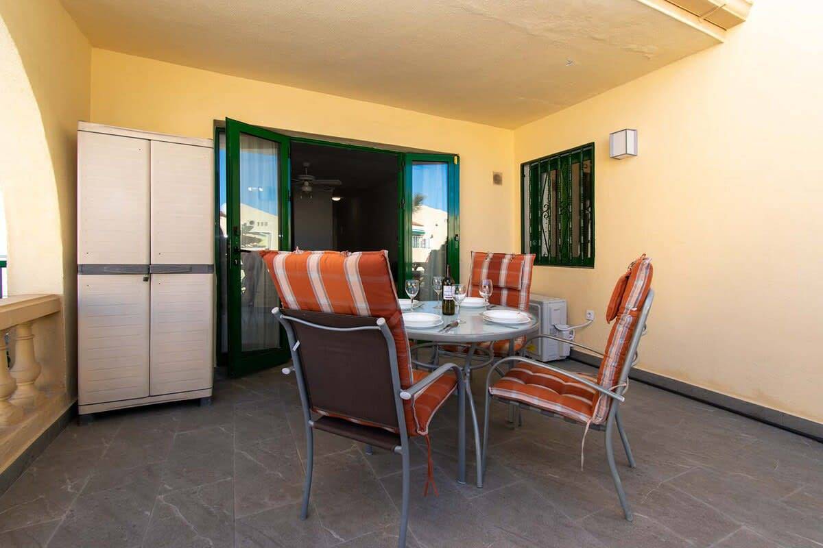 Apartamento entero, Apartamento de vacaciones para 4 personas con balcón/terraza in San Eugenio Alto, Adeje