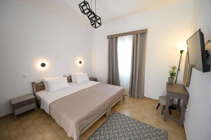 Gîte pour 2 personnes, avec balcon et jardin dans Panormos