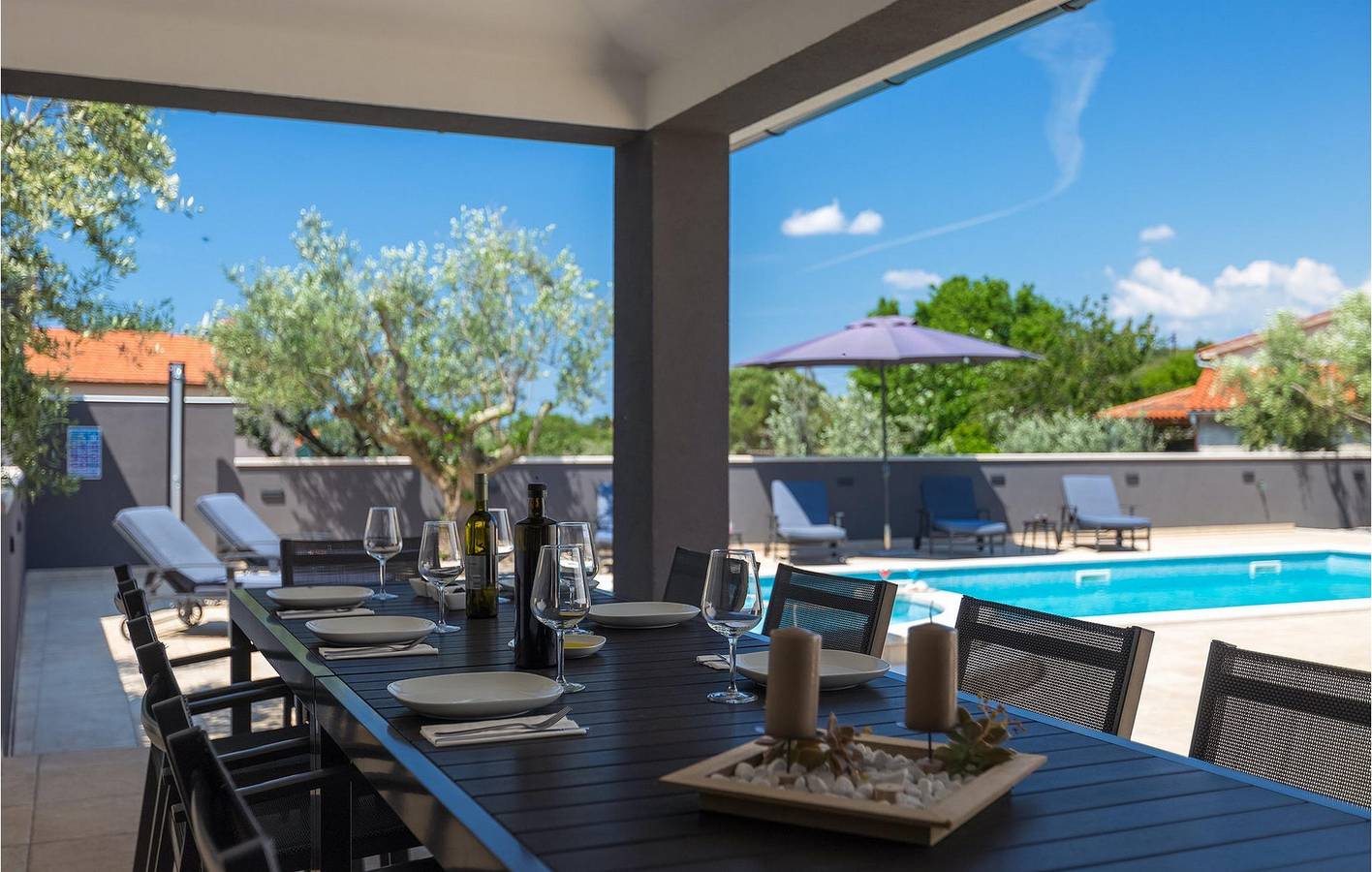 Moderne 2-Zimmer-Wohnung mit Pool, Parkplatz und 2 km Entfernung zum Flughafen Pula in Pula-Medulin, Pula