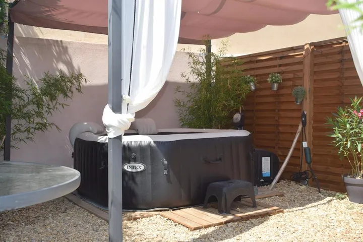 Apartamento de vacaciones para 3 personas, con jacuzzi y jardín, Familias con niños - 1