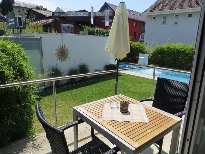 Ferienhaus für 3 Personen, mit Terrasse und Garten sowie Pool