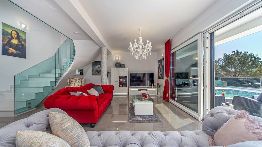 Villa pour 10 personnes, avec terrasse ainsi que jardin et sauna à Šibenik - 4
