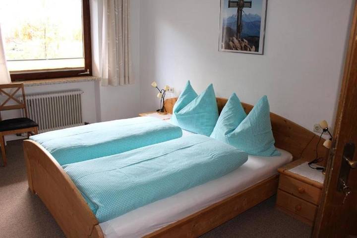 Location de vacances pour 2 personnes, avec Terrasse et Jardin ainsi que Piscine et Vue à Wiesing - 3