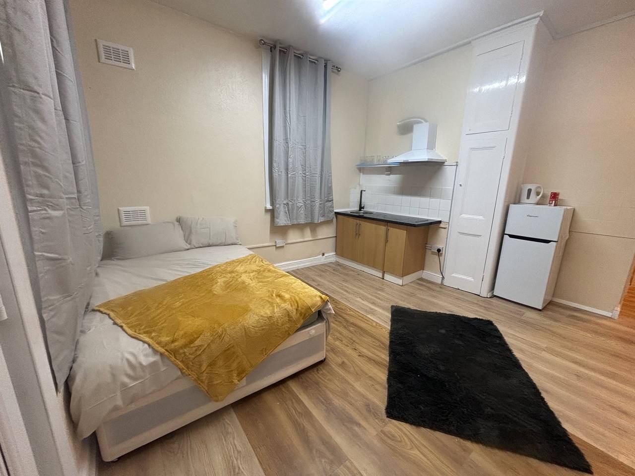 Entire studio, Harrow Studio Retreat - Modern & Cozy in Harrow, London