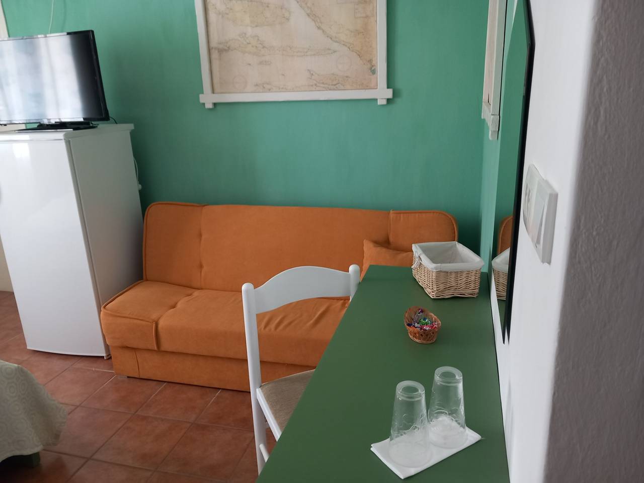 Albergo a gestione familiare per 3 persone con vista oceano in Supetarska Draga, Rab