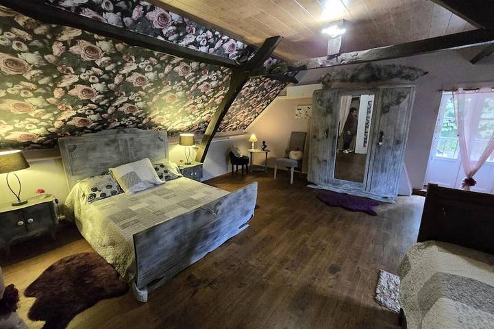 Gîte pour 6 personnes, avec jardin, animaux acceptés à Sainte-Mondane - 4