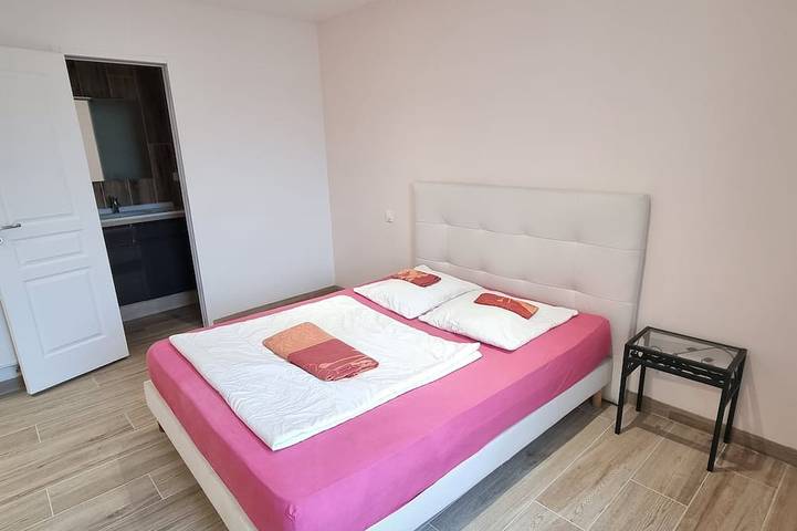 Gîte pour 6 personnes, avec jardin à Hermanville-sur-Mer - 2