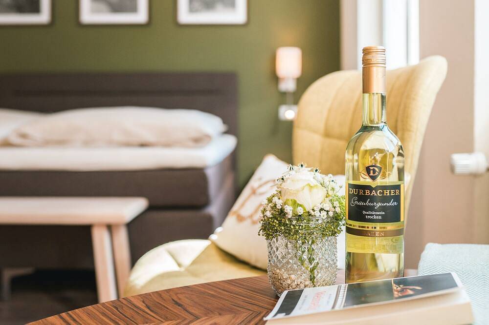 Apartamento inteiro, Apartamento \"12 Kirschen\" com terraço partilhado, jardim e Wi-Fi in Durbach, Central Black Forest