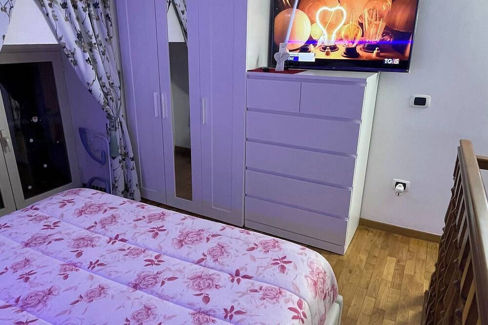 Entire apartment, Entire vacation home for 4 people in the waterfront area of Pozzuoli. in Pozzuoli, Naples Province