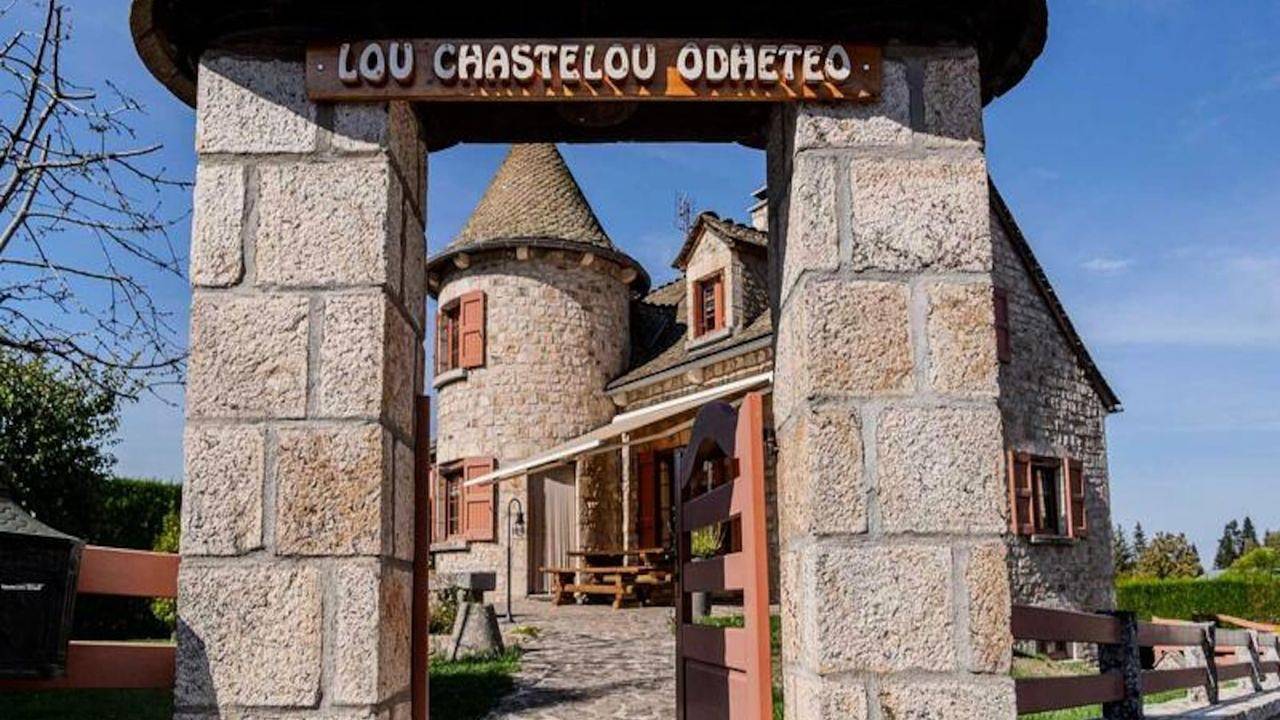 Apartamento vacacional entero, Ferienwohnung für 10 Personen in Aumont-Aubrac in Peyre-en-Aubrac, Región de Mende