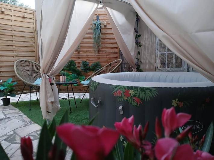 Ferienwohnung für 2 Personen, mit Terrasse und Whirlpool - 1