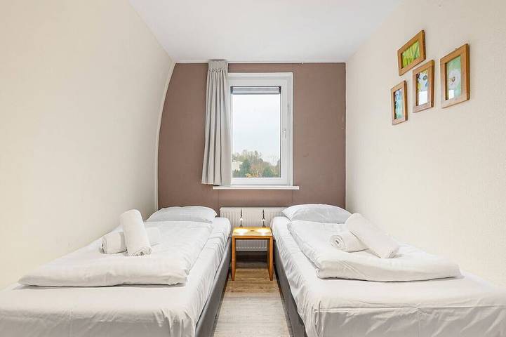 Luxury 10-person bungalow in Drenthe