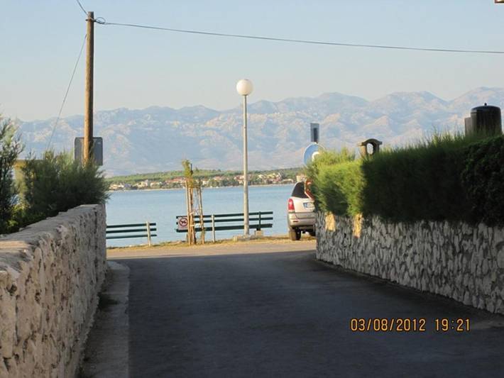 Gîte pour 2 personnes, avec vue et jardin, adapté aux familles à Nin - 2